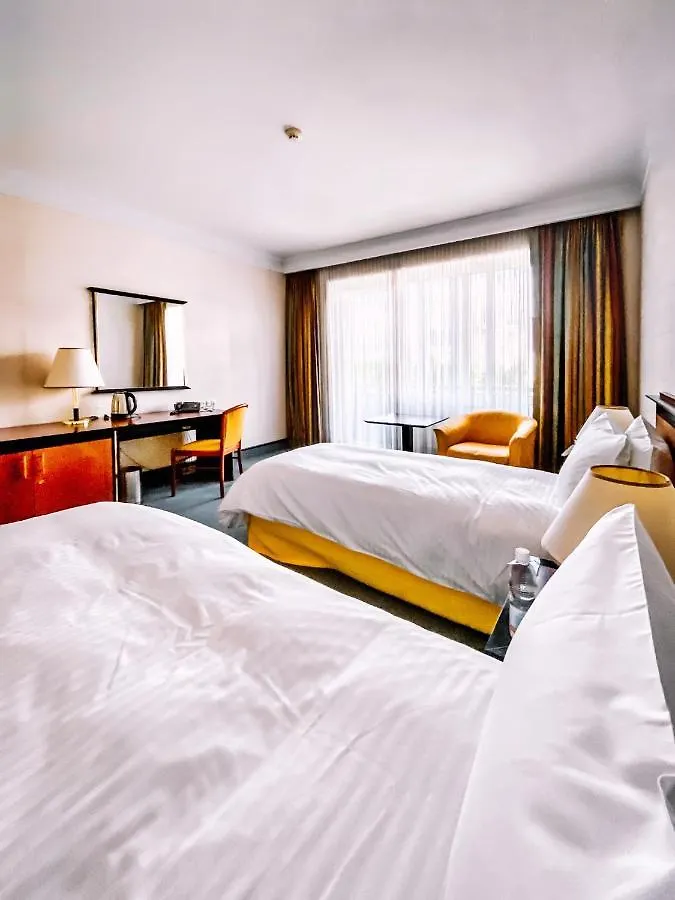Rahat Palace Hotel Αλμάτι 5*,
