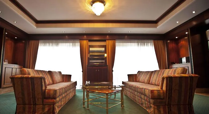 Rahat Palace Hotel Αλμάτι
