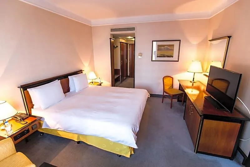 Rahat Palace Hotel Αλμάτι 5*,